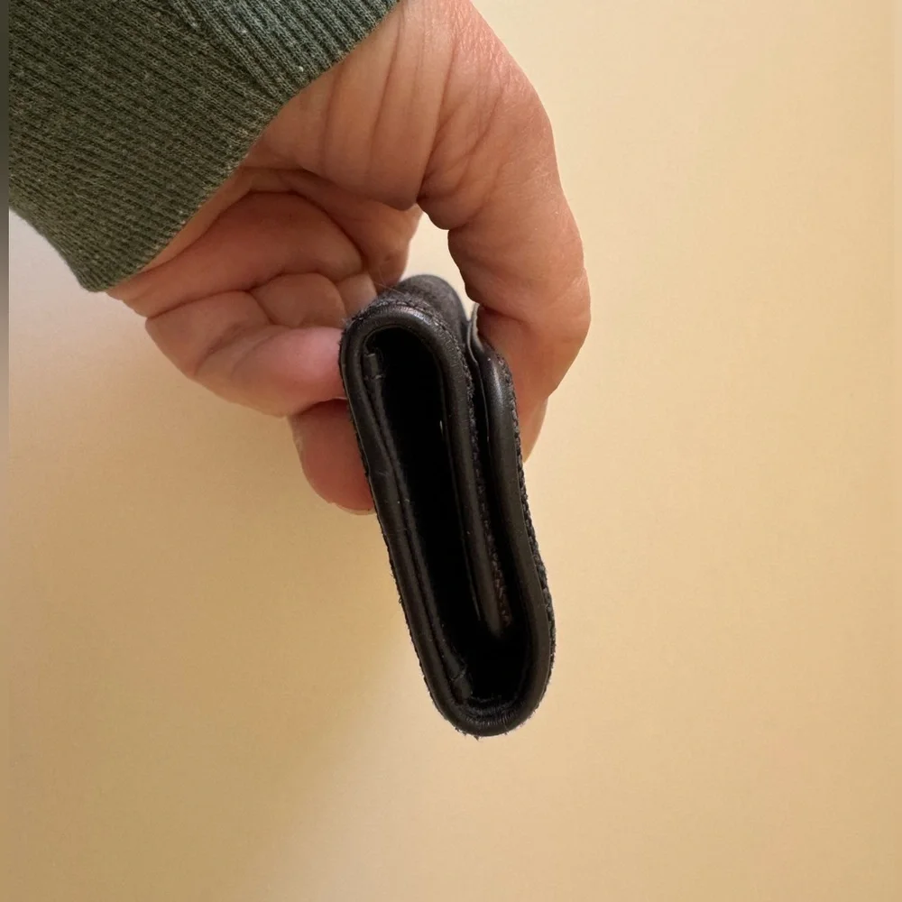 Louis Vuitton Black Monogram Key Holder -EUC with COA and LV dust bag
